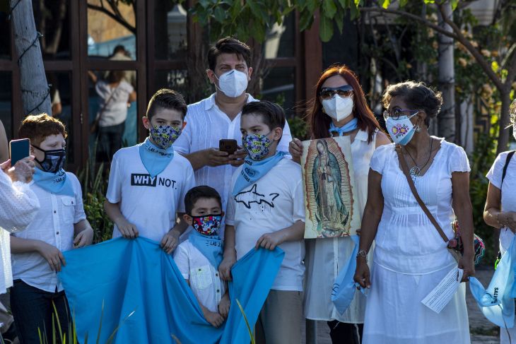 En Yucatán, grupos religiosos exigen ''salvar las dos vidas'' 